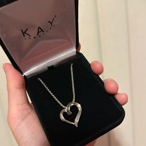 Beautiful necklace only worn a few times